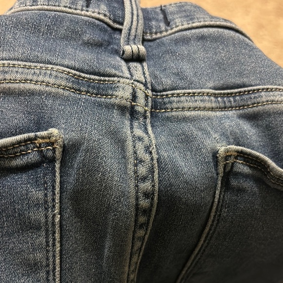 A&F Simone High Rise Skinny Jean - Picture 5 of 5